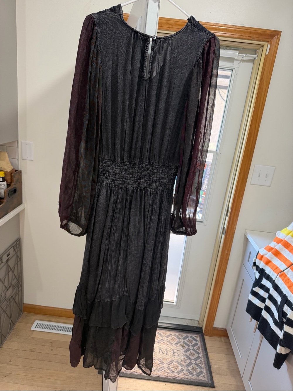 Smocked Waist V-Neck Long Sleeve Maxi Dress - Black - Picture 4 of 4